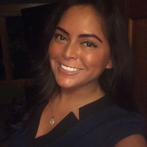 Meet your Posher, Elizabeth